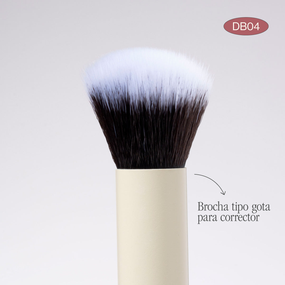 Brocha Duo Glam 04 Kabuki / Corrector Atenea